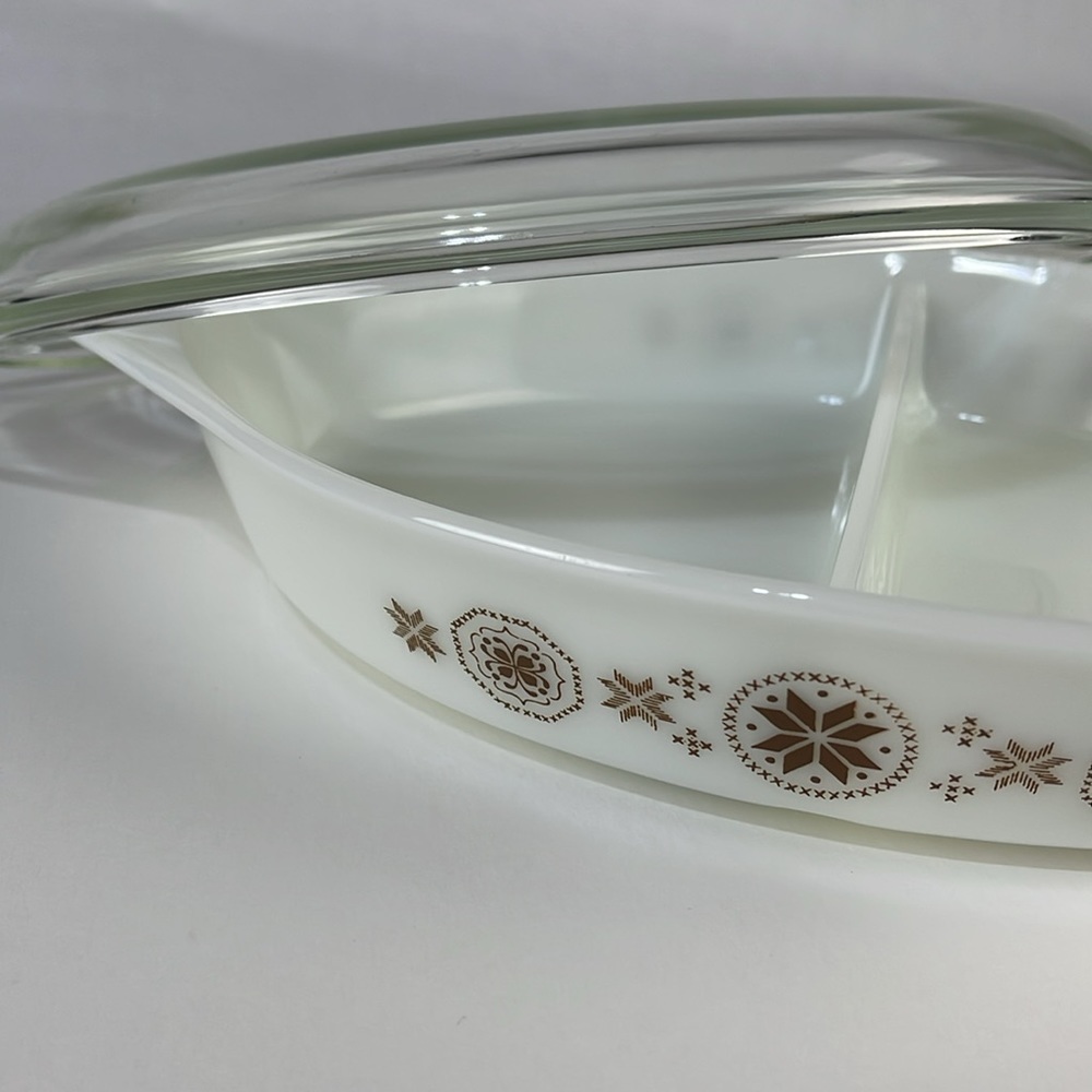 PYREX 1 1/2 Quart Divided Bake Dish “Brown Town and Country Quilt - Picture 3 of 12